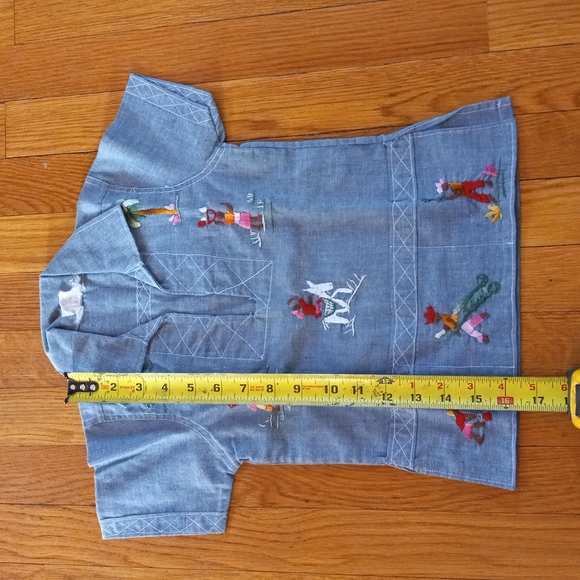 Haitian Embroidered Children's lightweight shirt - Picture 10 of 10